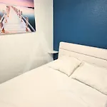 T2 Avec Loggia Vue Piscine, Ascenseur Et Place De Parking Sète
