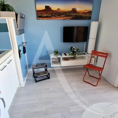 T2 Avec Loggia Vue Piscine, Ascenseur Et Place De Parking Apartmán