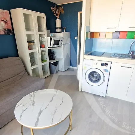 T2 Avec Loggia Vue Piscine, Ascenseur Et Place De Parking Lägenhet *