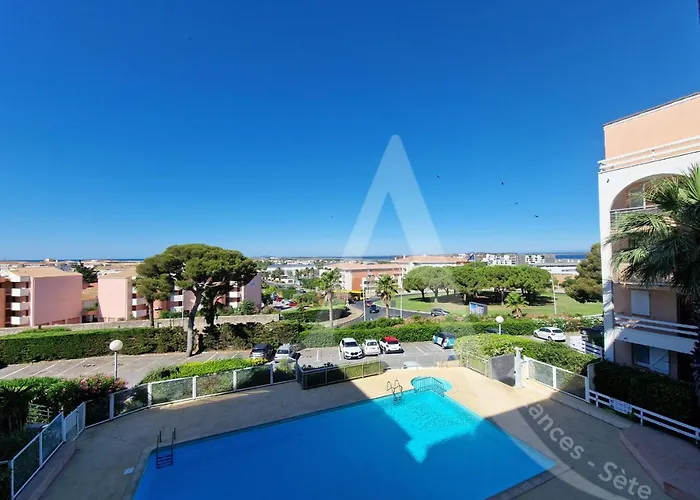 T2 Avec Loggia Vue Piscine, Ascenseur Et Place De Parking