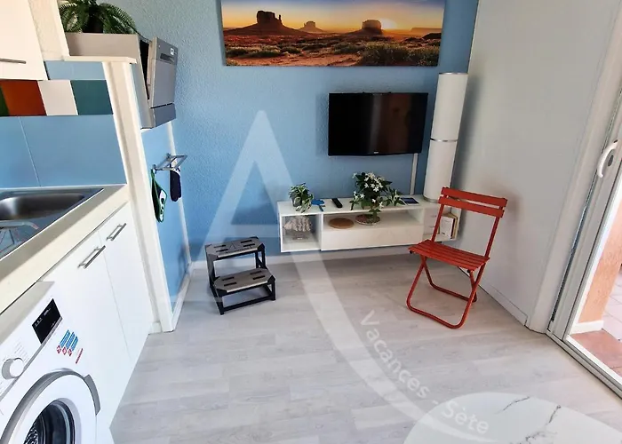 T2 Avec Loggia Vue Piscine, Ascenseur Et Place De Parking Apartamento
