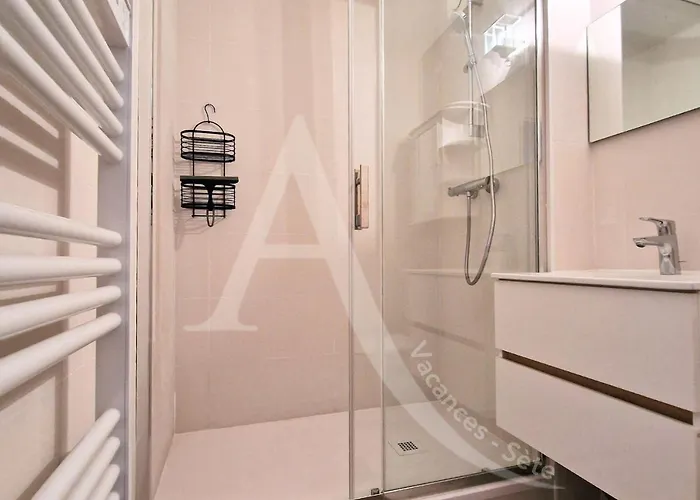 T2 Avec Loggia Vue Piscine, Ascenseur Et Place De Parking * Sète